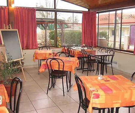 Hotel Logis Restaurant Cruzel